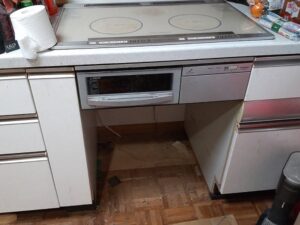 和歌山キッチン取付け隊　電気オーブンの取外し